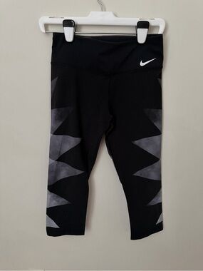 Nike Black Capri Leggings with Gray Geometric Accents